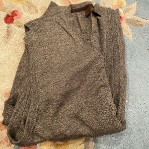 Tasso Elba size medium no sleeve sweatshirt, good condition